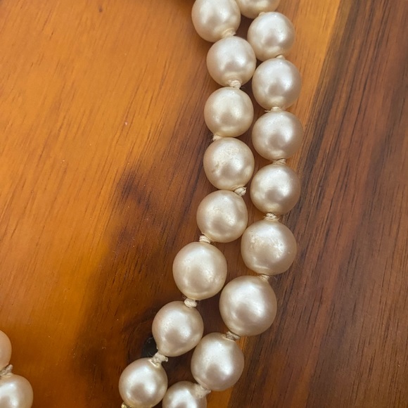 Chanel Vintage Pearl Double Stranded Turnlock Necklace ❌no offer or trade❌ - Picture 10 of 16